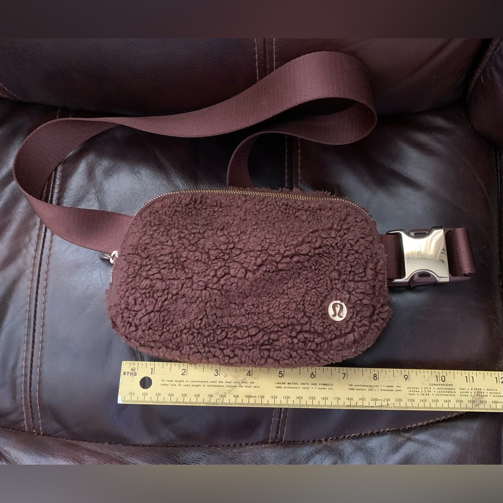lululemon athletica Chocolate Fleece Belt Bag
